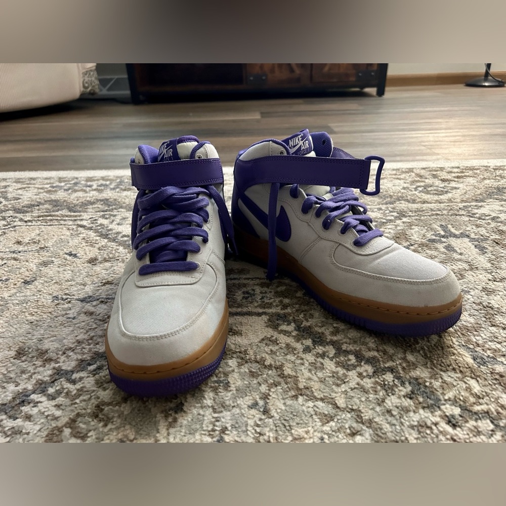 Men’s Nike shoes